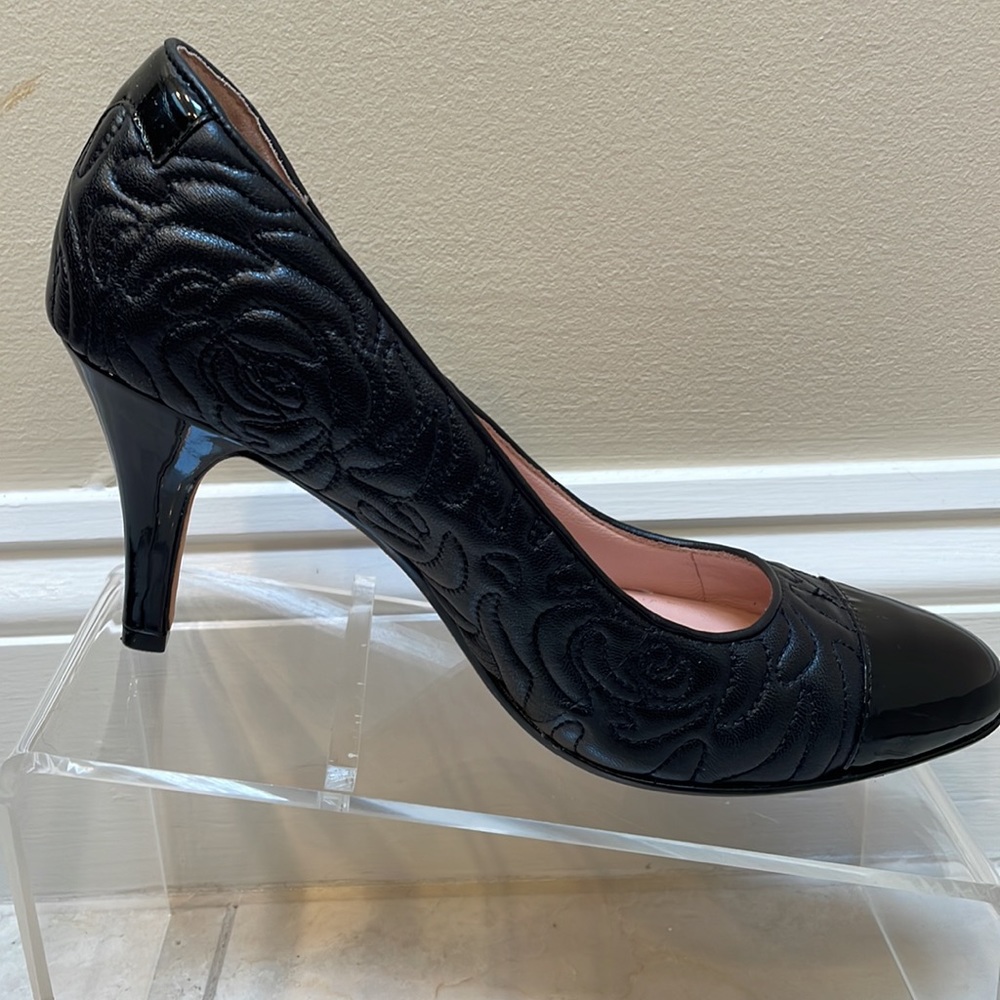 TARYN ROSE BLACK LEATHER PUMPS - Picture 10 of 10